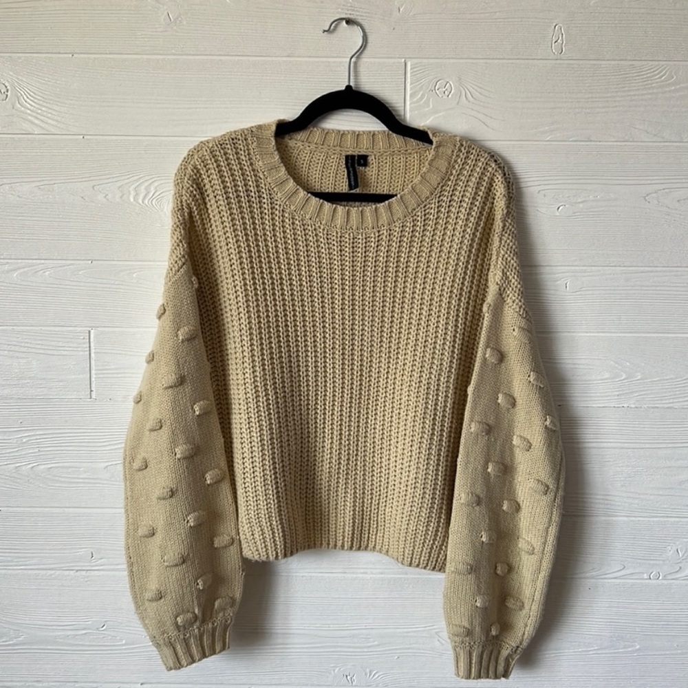 🤘🏼 Moon & Madison cream acrylic oversized sweater with bubble sleeves small